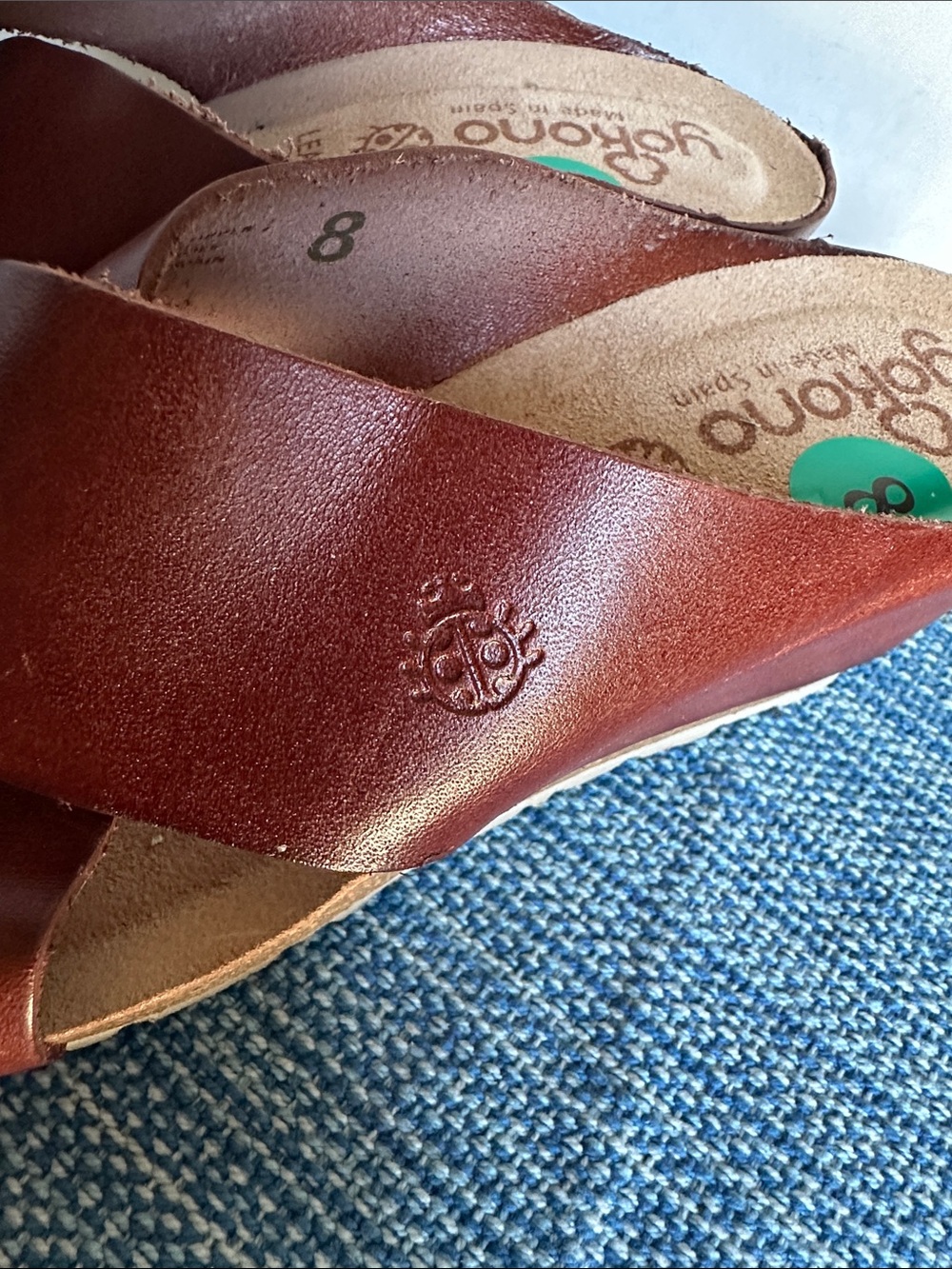 Yokono Women's Tan Leather Crisscross Mule Sandals - Picture 3 of 6